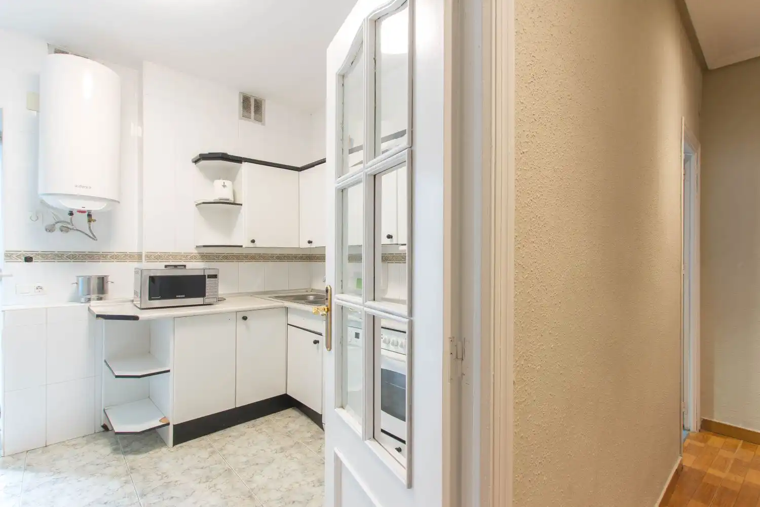 Cocina de Piso en venta en  Pamplona / Iruña con Calefacción, Amueblado y Balcón