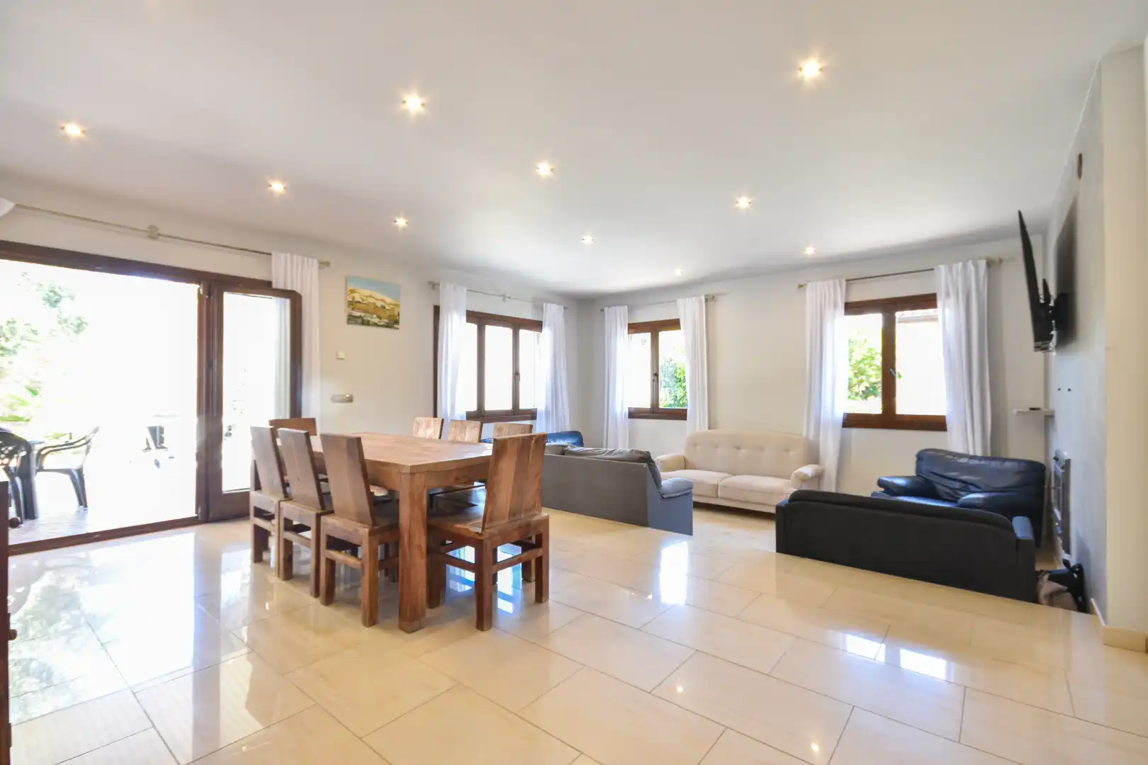 Sala d'estar de Casa o xalet en venda en Cubelles amb Aire condicionat, Calefacció i Jardí privat