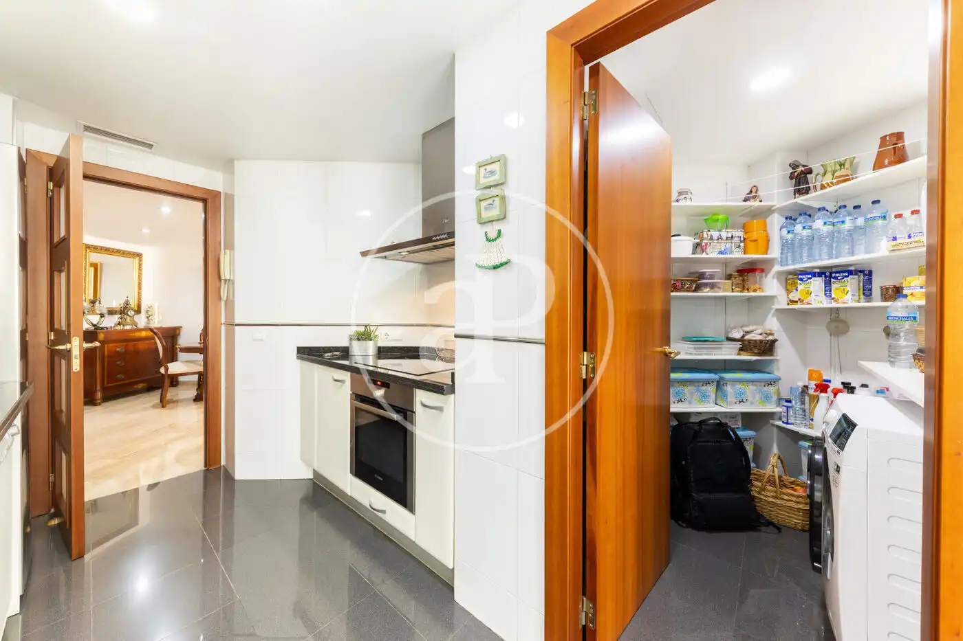 Küche von Wohnung zum Verkauf in  Palma de Mallorca mit Klimaanlage, Heizung und Privatgarten