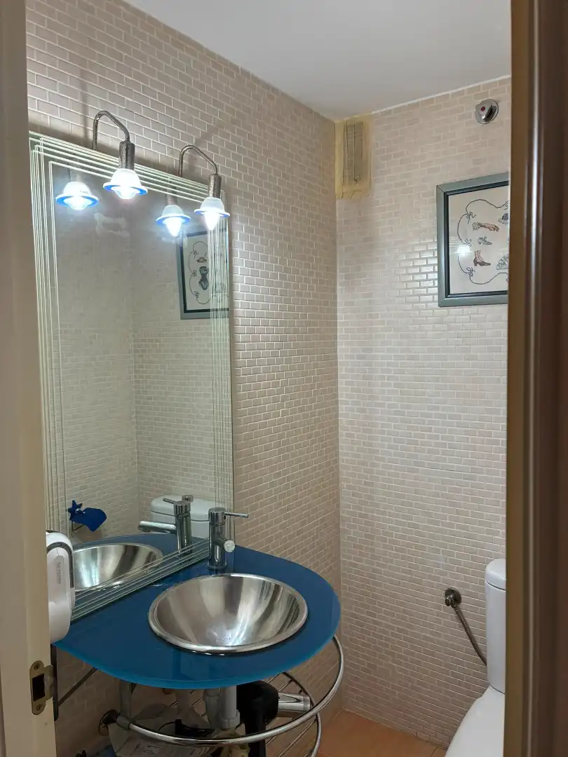 Baño de Piso en venta en Algeciras con Aire acondicionado, Amueblado y Horno