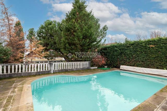 Casa-chalet en Venta en El Monte