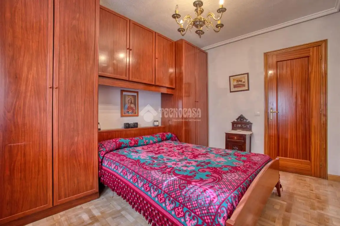 Schlafzimmer von Wohnung zum Verkauf in Salamanca mit Heizung, Abstellraum und Möbliert