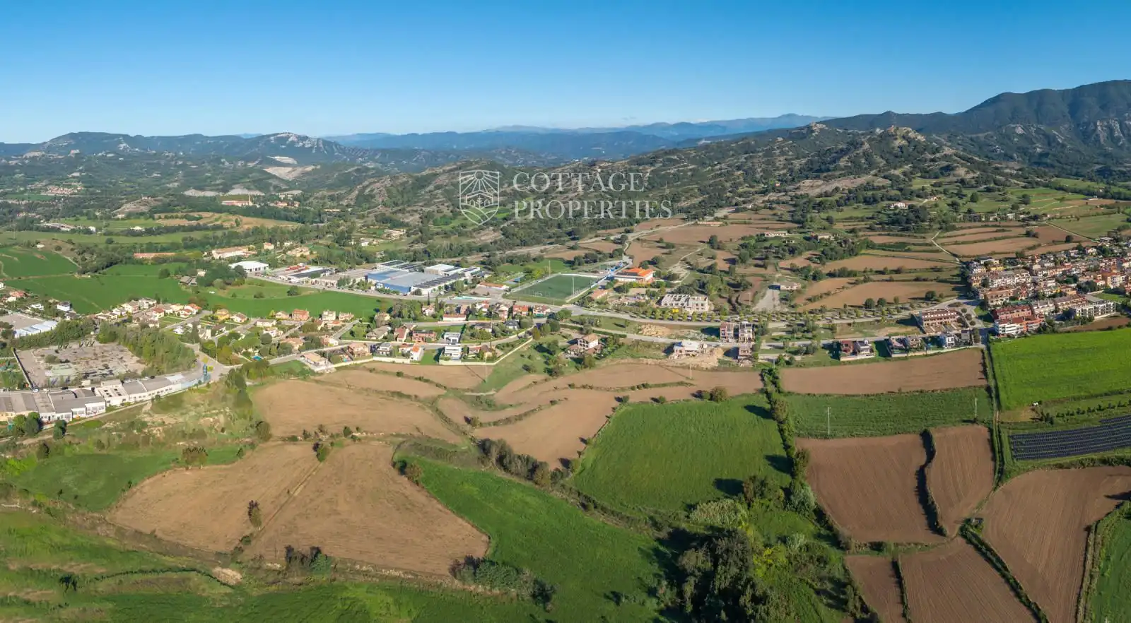 Country homes for sale in Torelló  with Terrace and Furnished