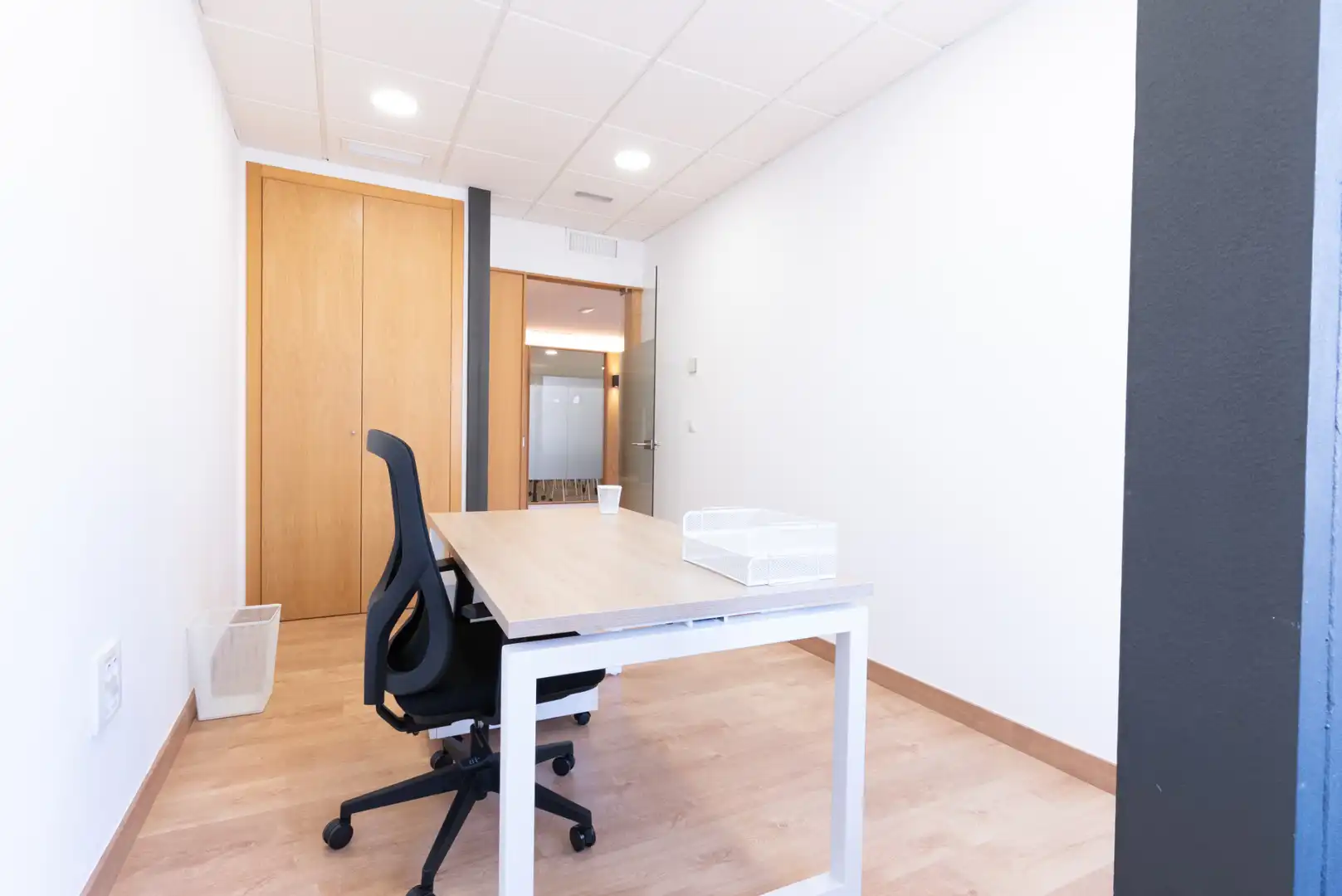 Büro zur Miete in Málaga mit Klimaanlage, Heizung und Möbliert