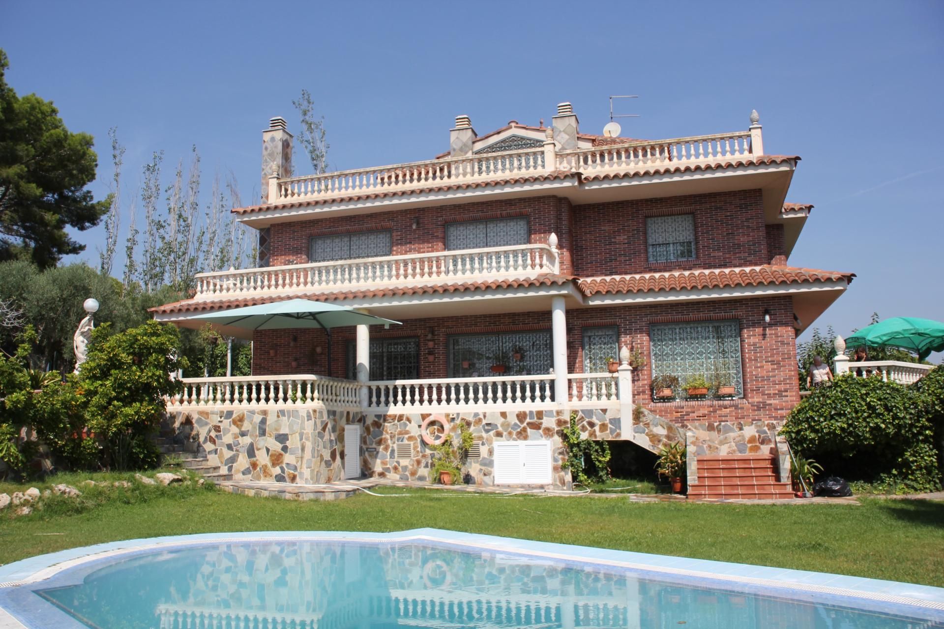Garden of House or chalet for sale in Cubelles  with Air Conditioner, Heating and Terrace