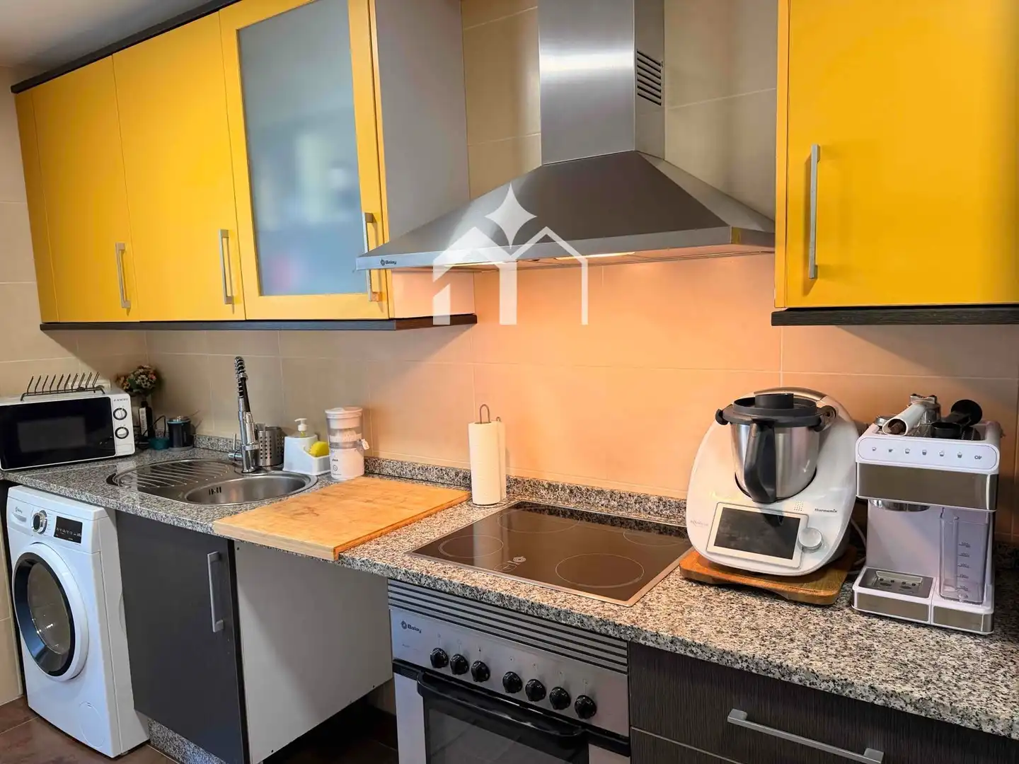 Cocina de Piso en venta en Moaña con Calefacción, Trastero y Piscina