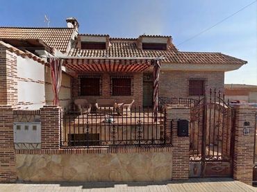 Casa con jardín en venta en Chozas de Canales