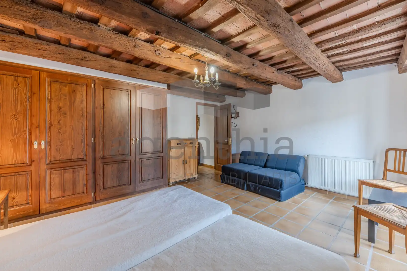 Habitación de Finca rústica en venta en Vilablareix con Calefacción, Trastero y Balcón
