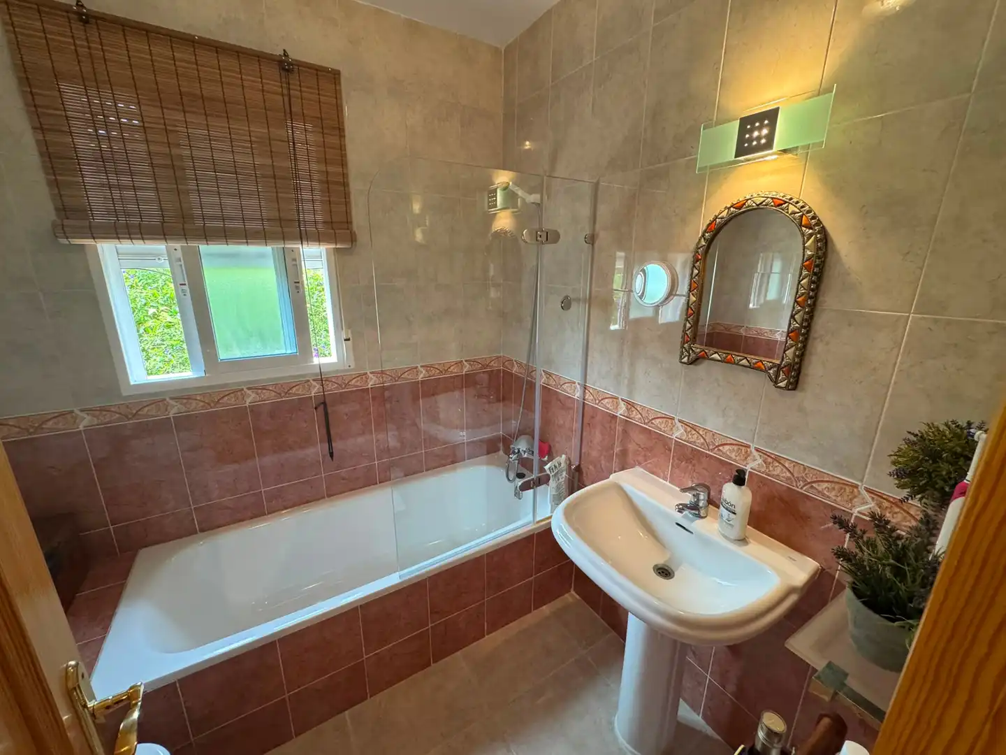 Bathroom of Houses for sale in Castalla  with Private garden, Terrace and Furnished