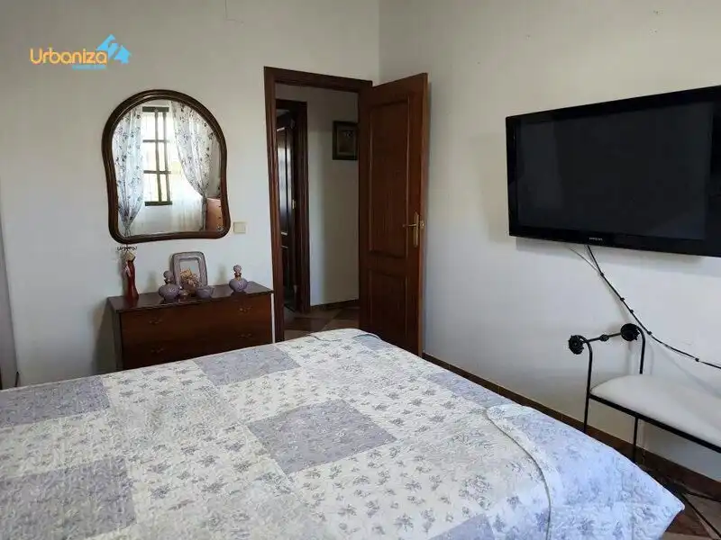 Schlafzimmer von Country house zum Verkauf in Villanueva del Fresno mit Klimaanlage und Alarm