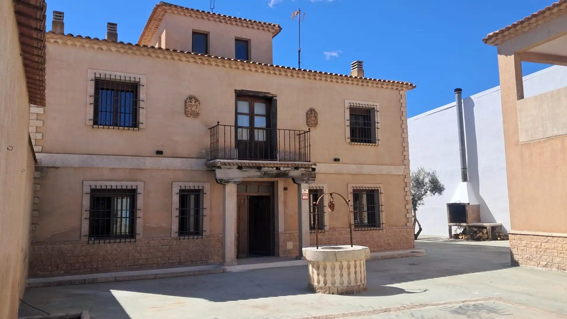 Exterior view of Houses for sale in Belmonte  with Furnished