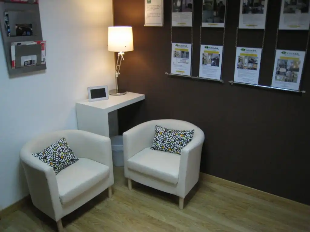Büro zur Miete in Málaga mit Klimaanlage, Heizung und Möbliert