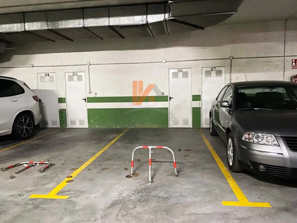 Aparcament de Garatge en venda en Santiago de Compostela 