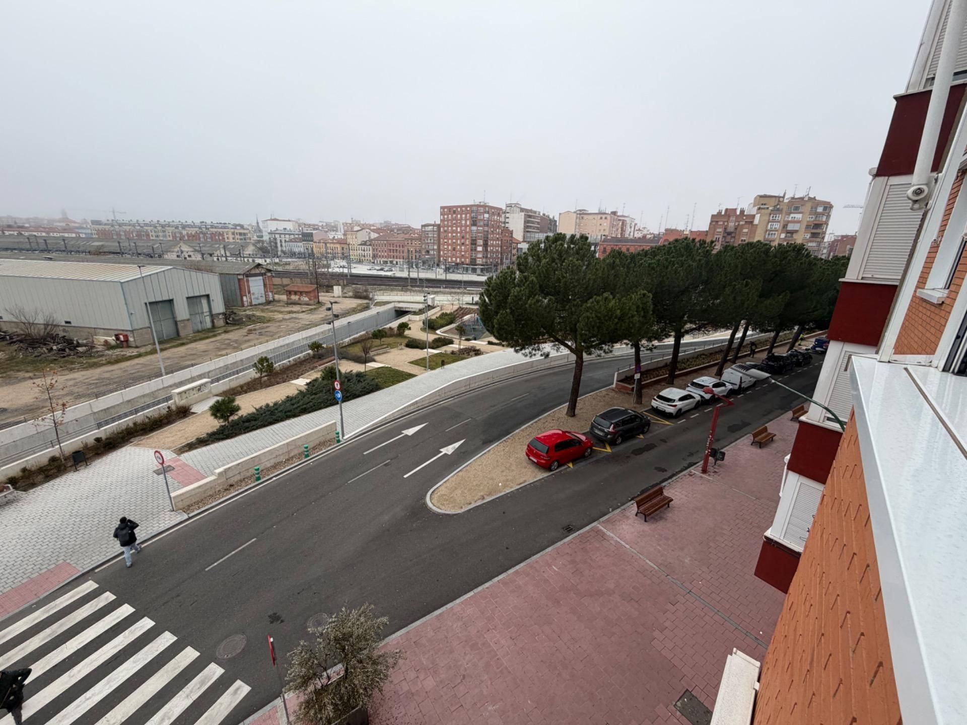 Exterior view of Flat for sale in Valladolid Capital  with Parquet flooring and Terrace