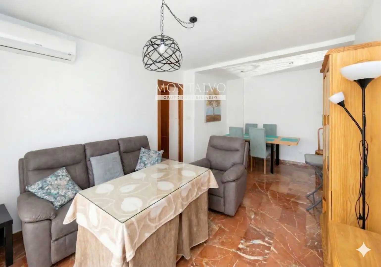 Living room of Flat for rent in  Granada Capital  with Air Conditioner, Swimming Pool and Furnished