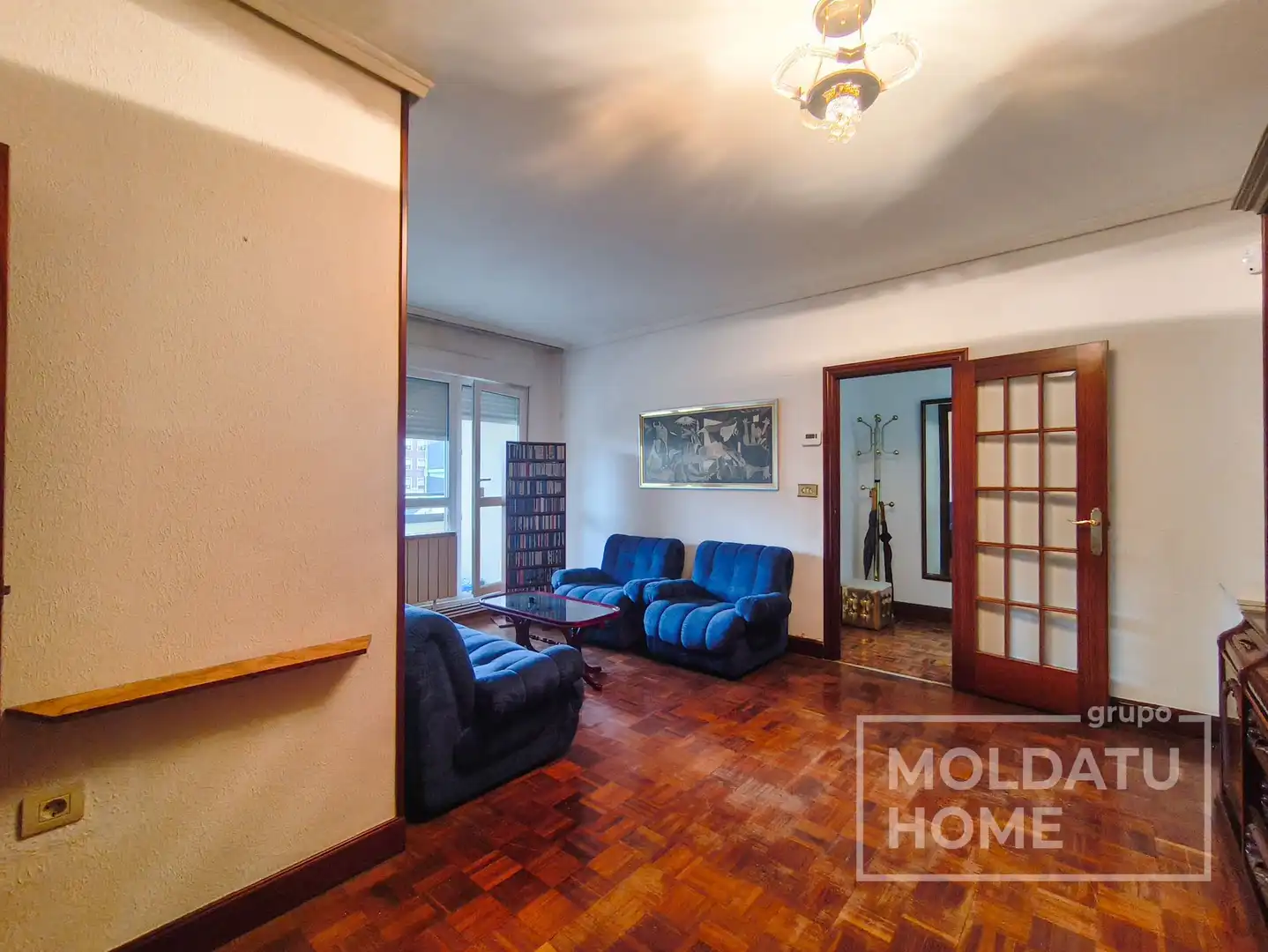 Living room of Flat for sale in Bilbao   with Heating, Terrace and Furnished