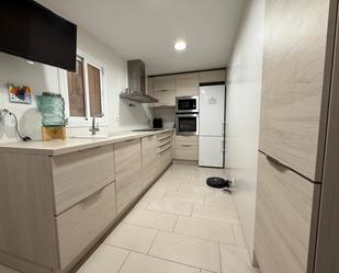 Kitchen of Flat for sale in Santa Coloma de Gramenet  with Air Conditioner, Heating and Oven