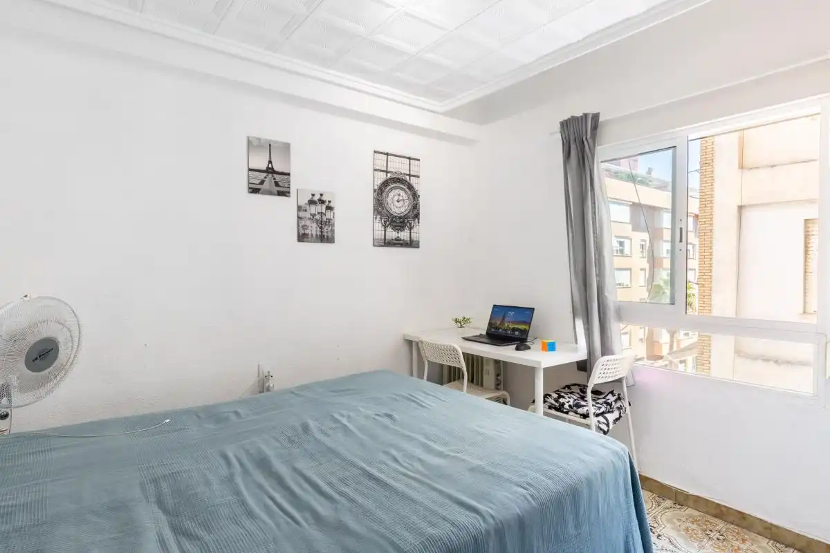 Bedroom of Flat for sale in Valencia  with Heating, Terrace and Furnished