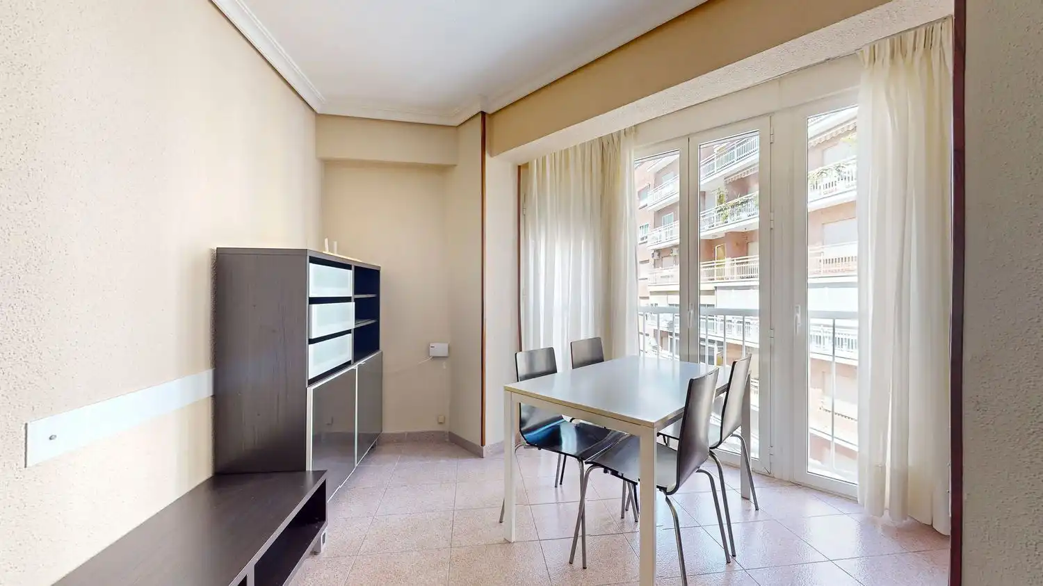 Wohnung zur Miete in Calle Caravija, San Lorenzo