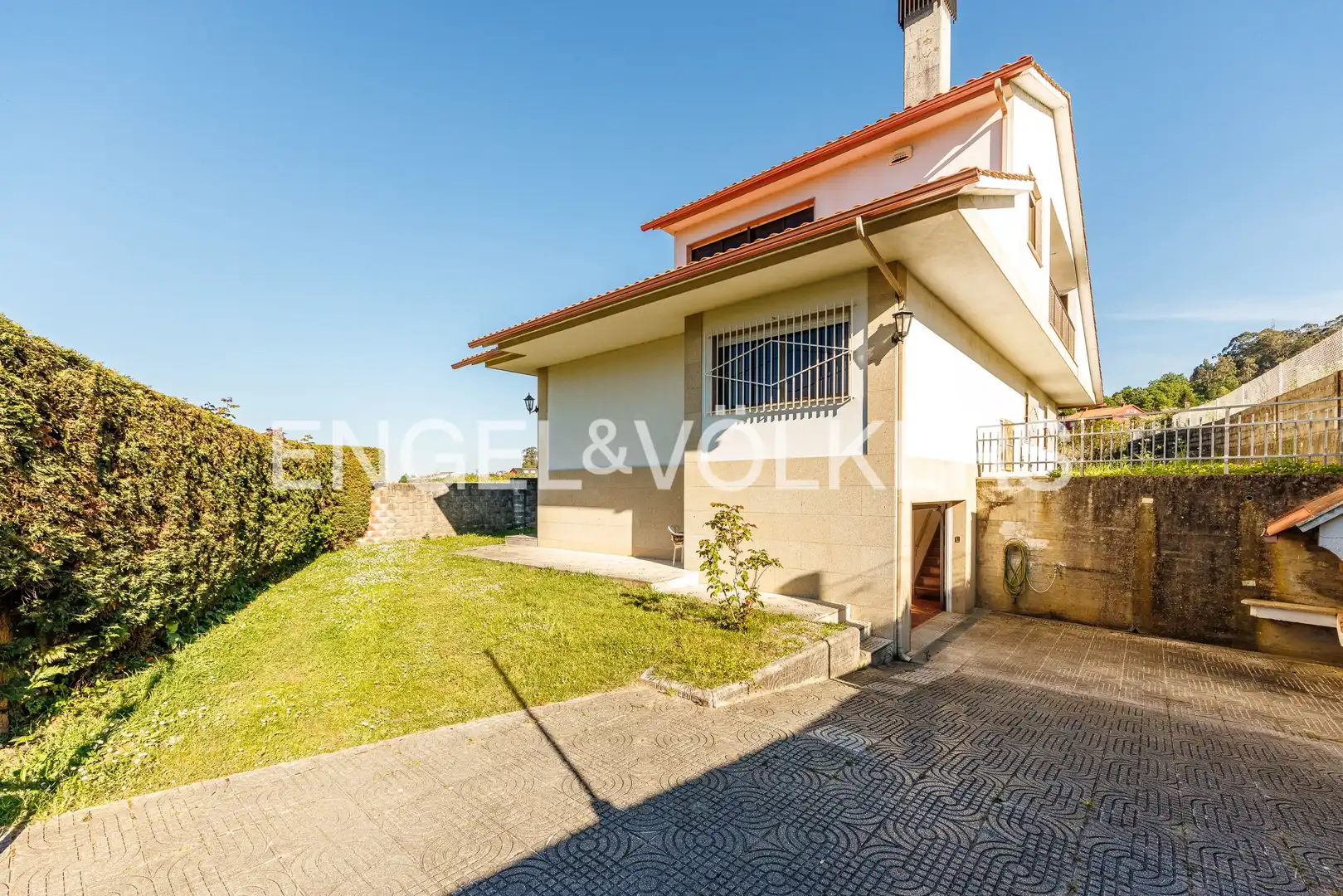 Vista exterior de Casa o chalet en venta en Vigo  con Calefacción, Jardín privado y Parquet