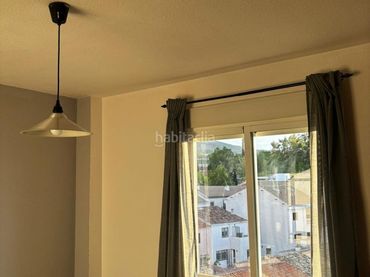 Flat with lift to rent in Avenida Universidad 11