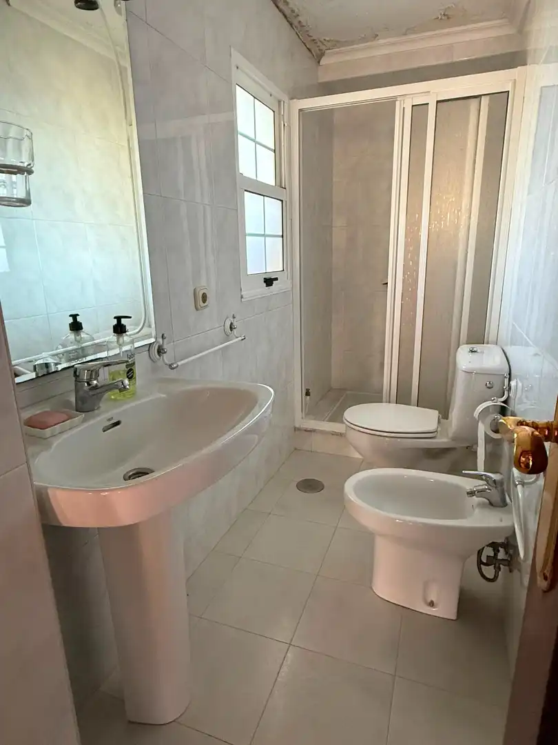 Baño de Casa adosada en venta en Narón con Jardín privado, Terraza y Trastero