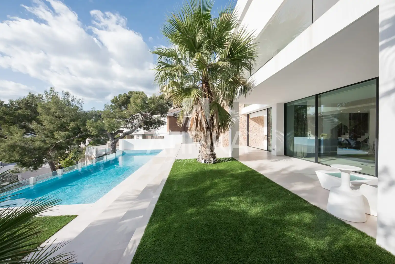 Vista exterior de Casa o xalet en venda en Castelldefels amb Aire condicionat, Calefacció i Terrassa