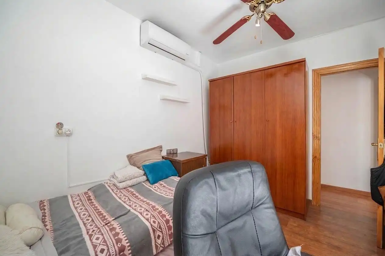 Habitación de Ático en venta en Armilla con Aire acondicionado, Trastero y Amueblado