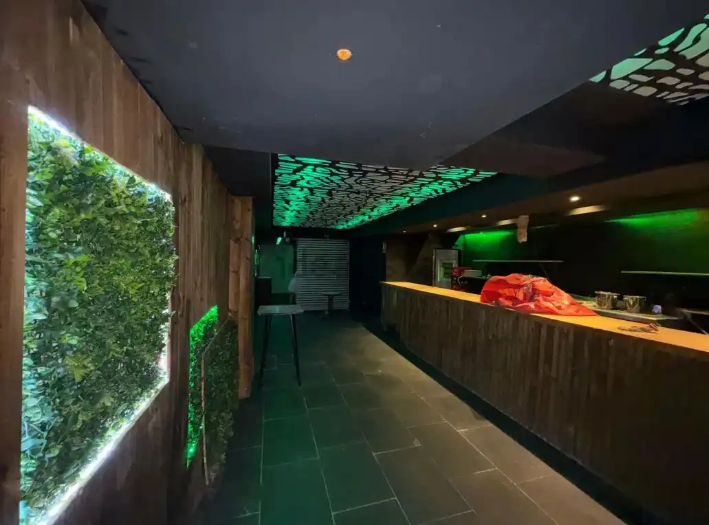Geschaftsraum zum Verkauf in Roquetas de Mar mit Heizung, Terrasse und Möbliert