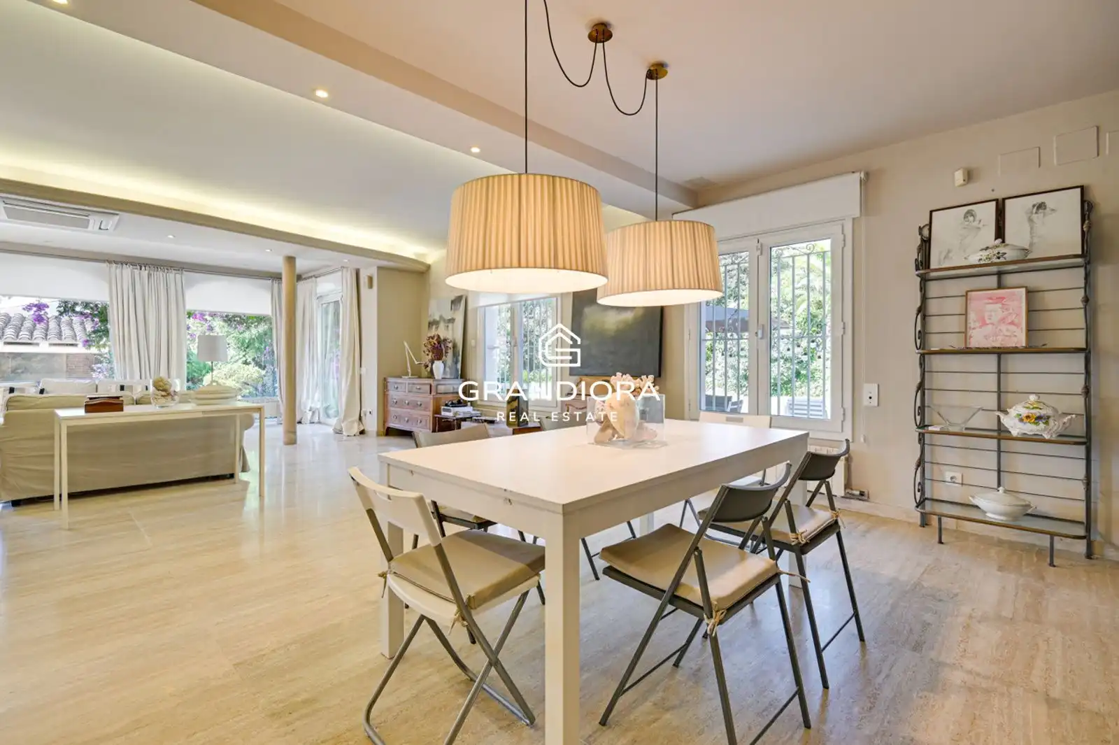 Dining room of Houses for sale in El Masnou  with Air Conditioner, Terrace and Swimming Pool