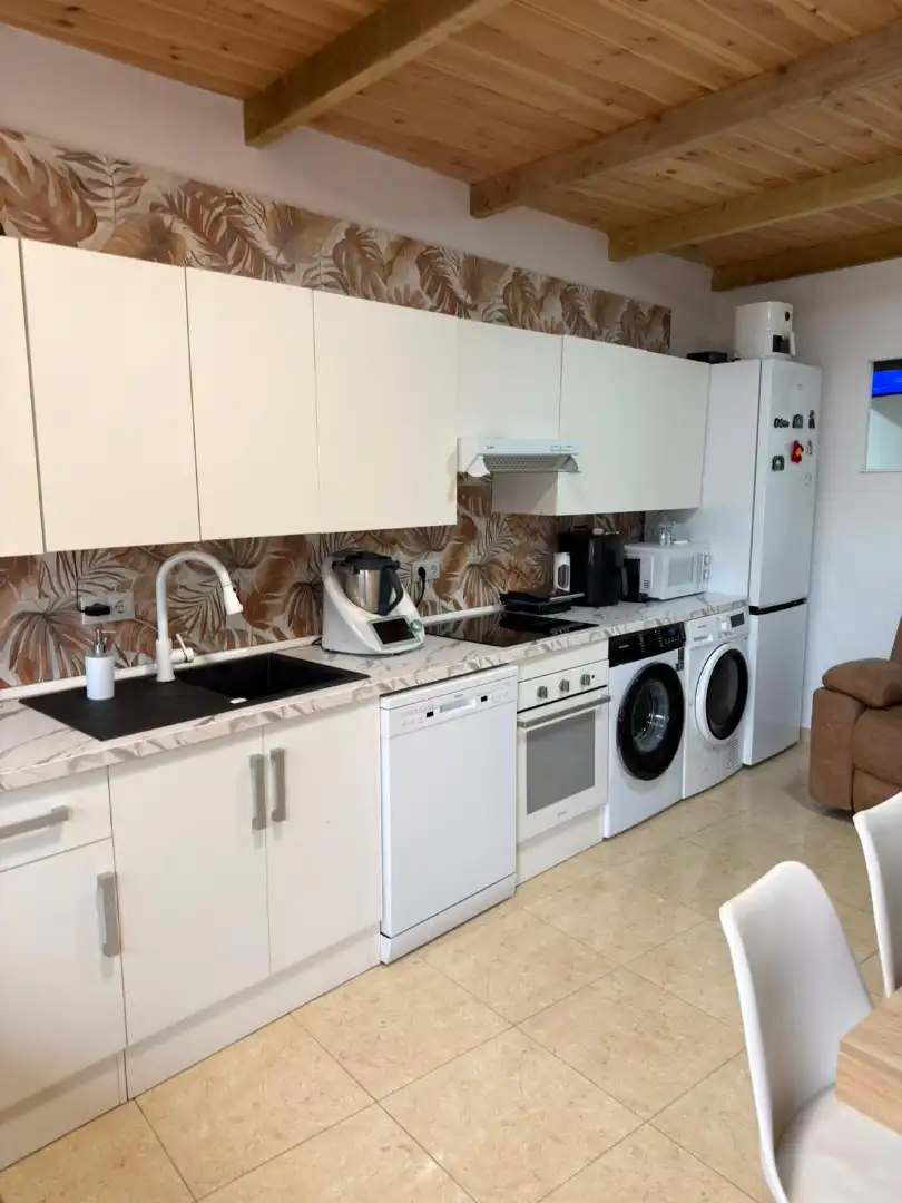Cuina de Casa o xalet en venda en Valdestillas amb Calefacció, Jardí privat i Terrassa