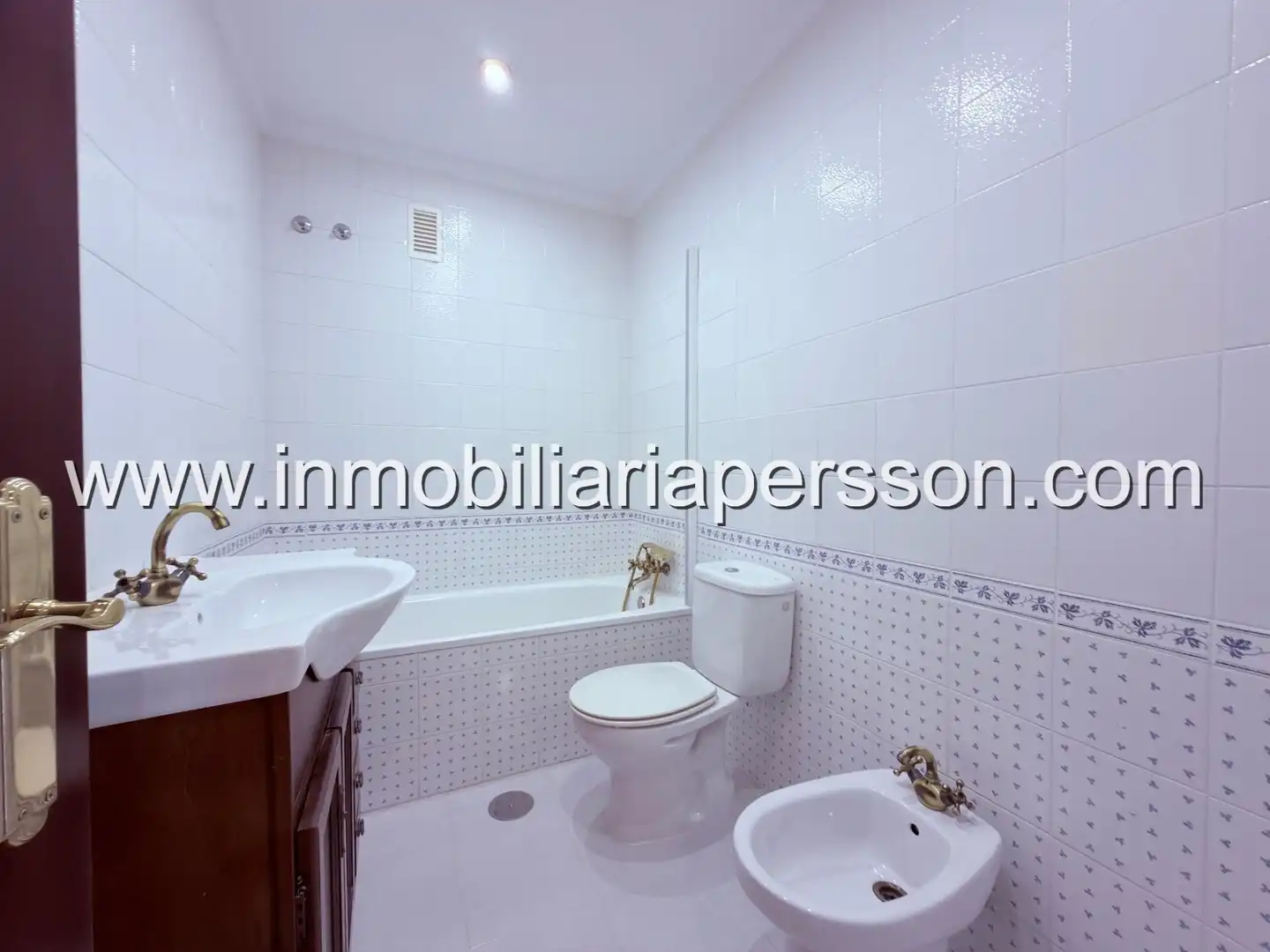 Baño de Piso en venta en Écija con Aire acondicionado, Trastero y Balcón