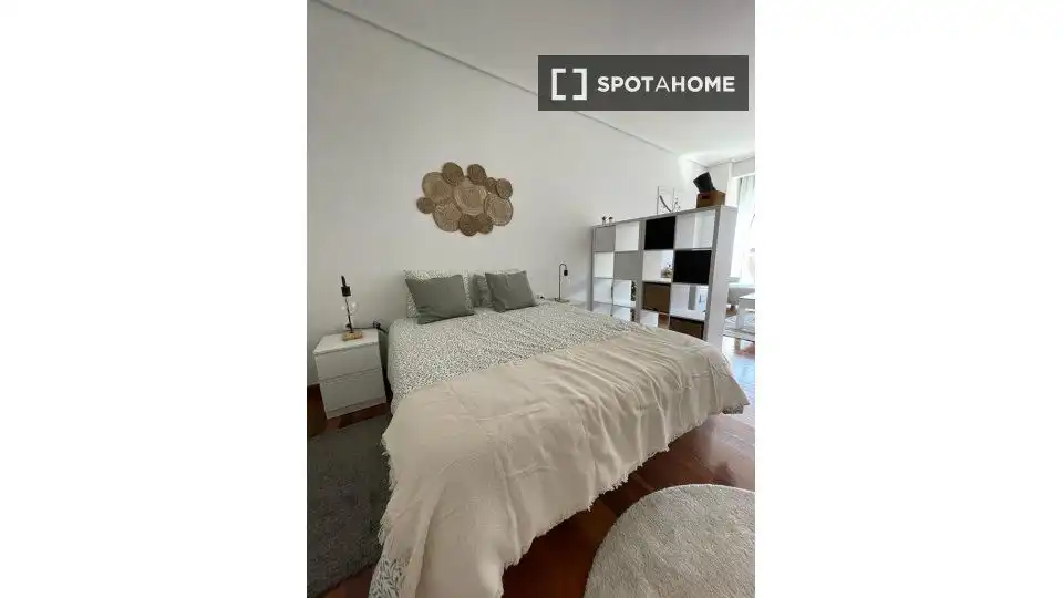 Habitación de Piso para compartir en Bilbao  con Aire acondicionado y Terraza