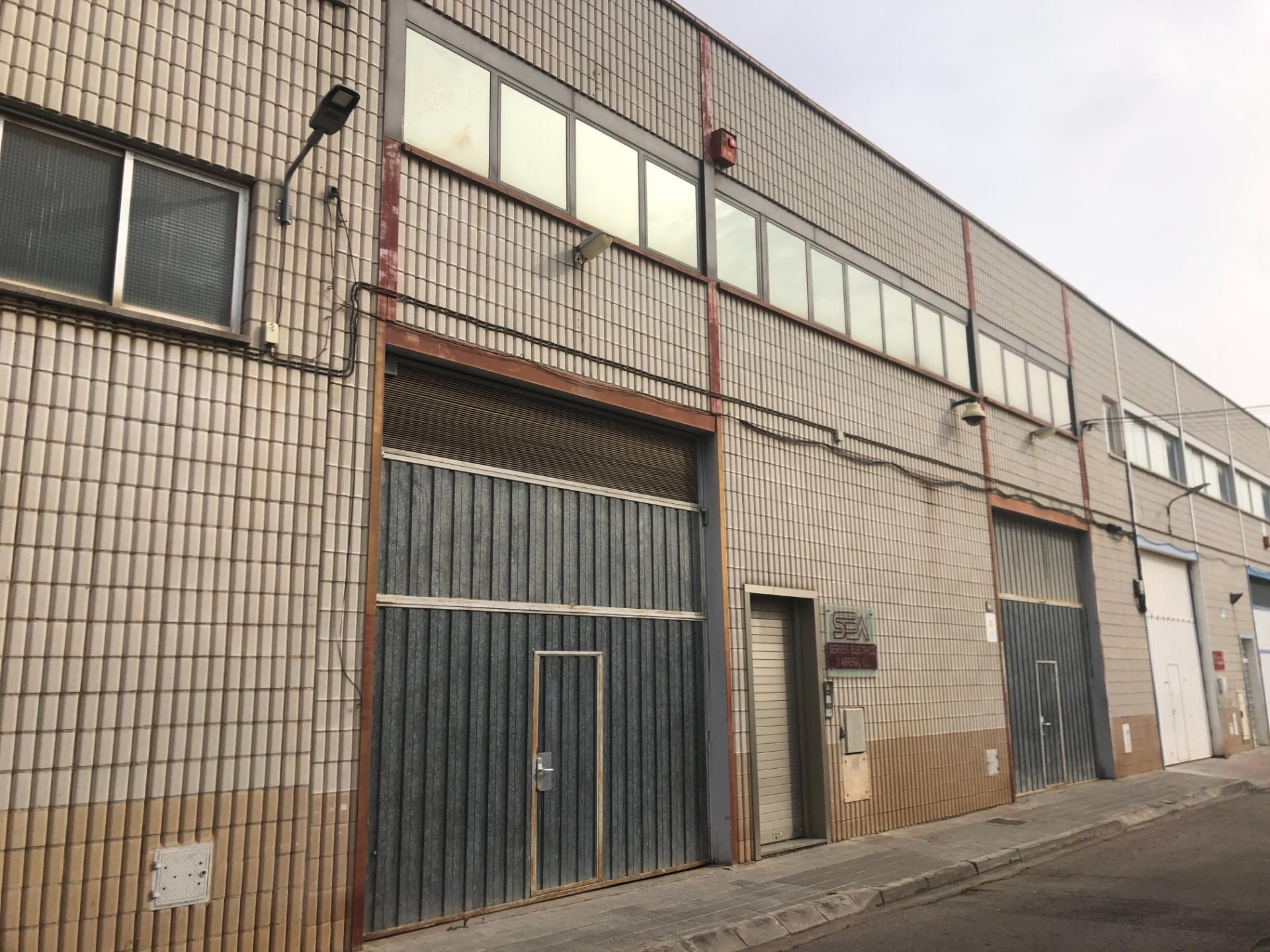 Vista exterior de Nave industrial en venta en Abrera