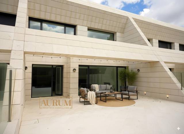 Casa adosada en Venta en La Finca