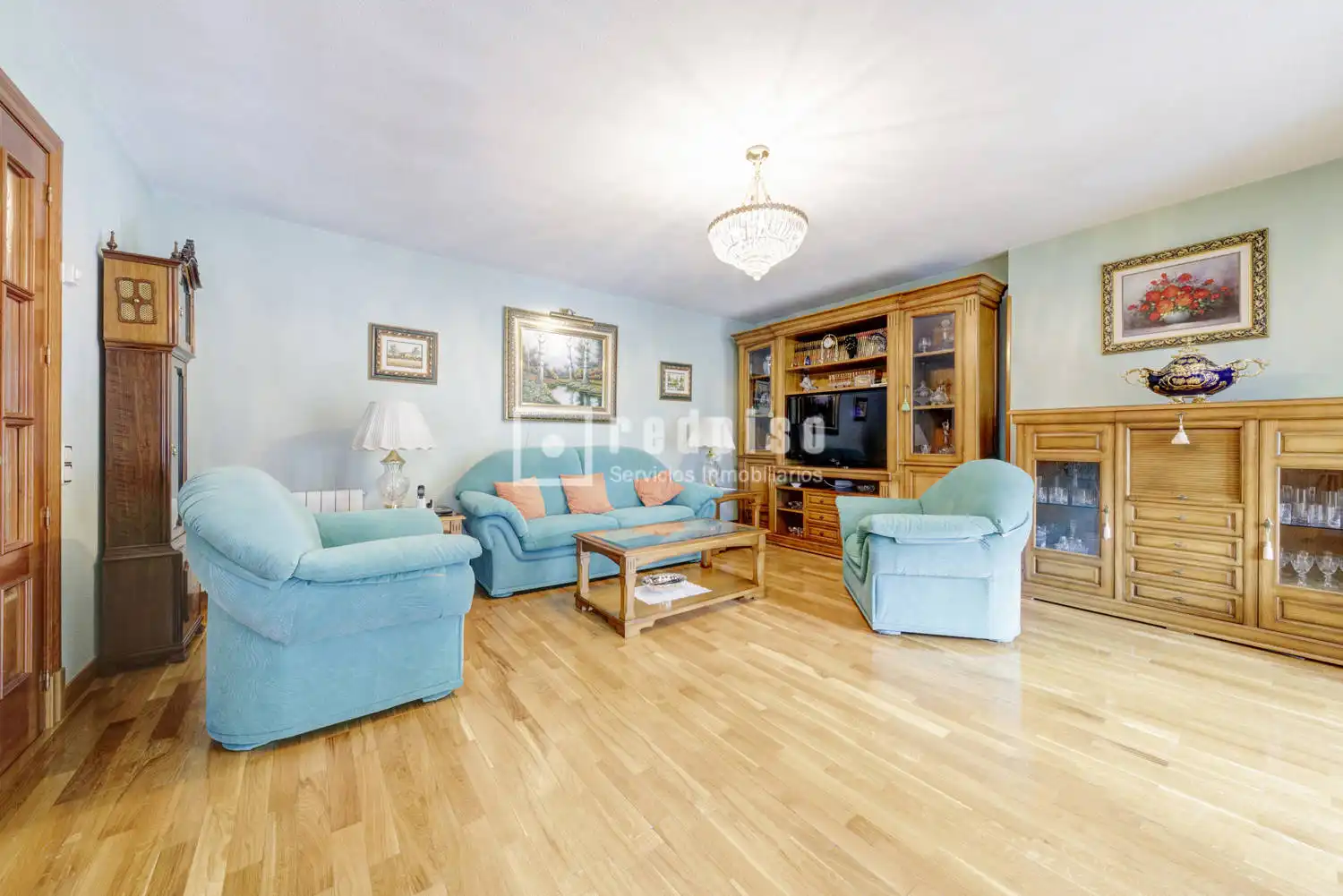 Living room of Flat for sale in Pozuelo de Alarcón  with Heating, Private garden and Parquet flooring