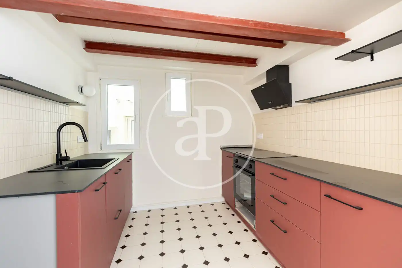 Cocina de Piso en venta en Barcelona con Calefacción y Balcón