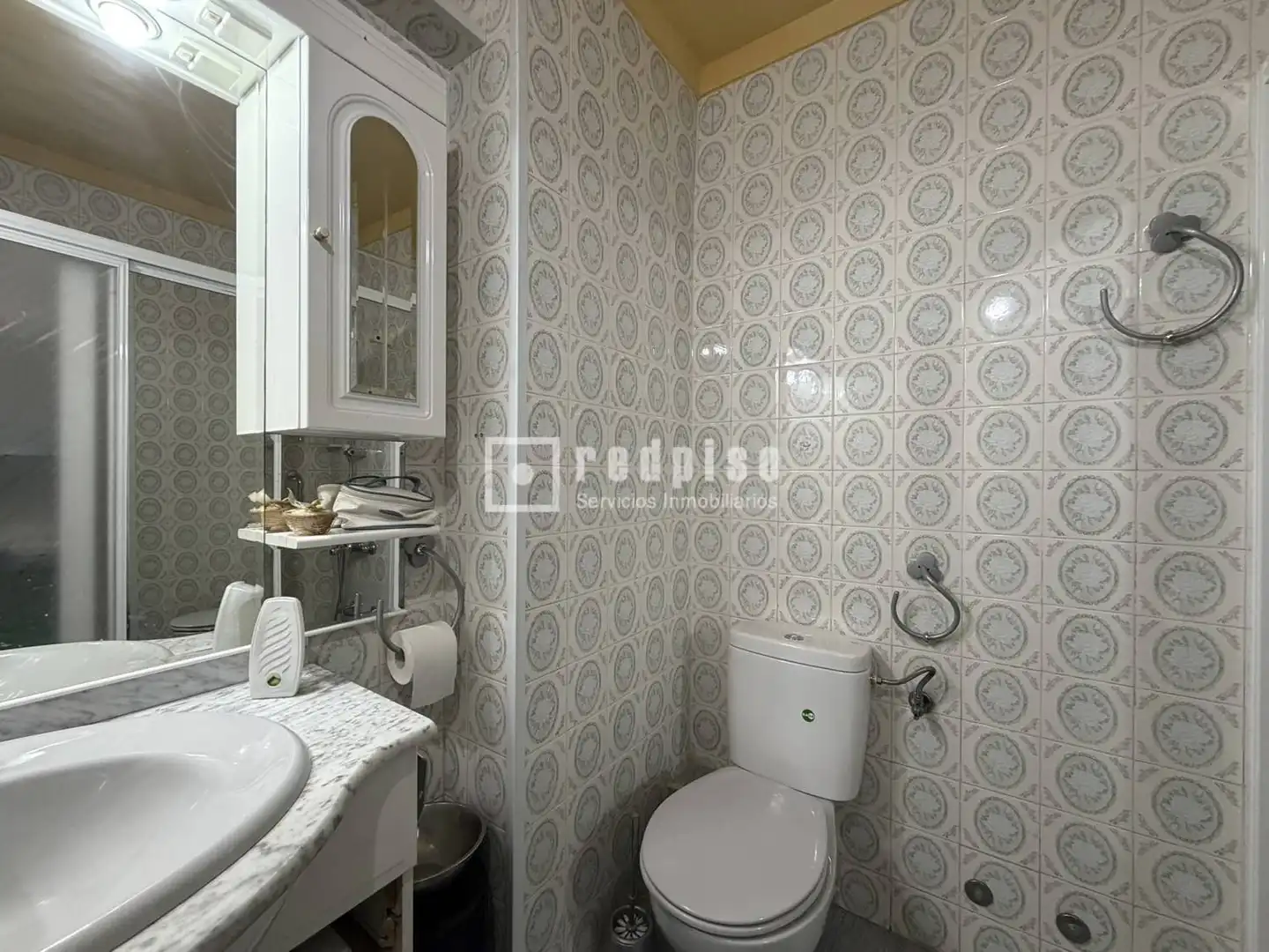 Bathroom of Flat for sale in Madrid