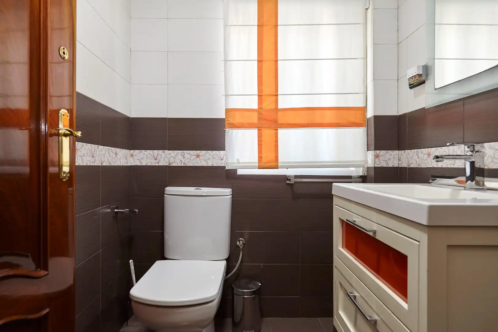 Bathroom of Houses for sale in Martos  with Air Conditioner, Heating and Furnished