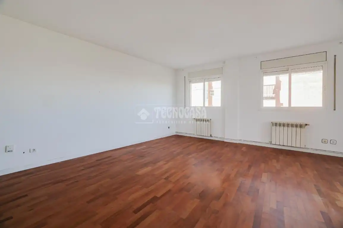 Habitación de Piso en venta en Sant Boi de Llobregat con Calefacción, Parquet y Balcón