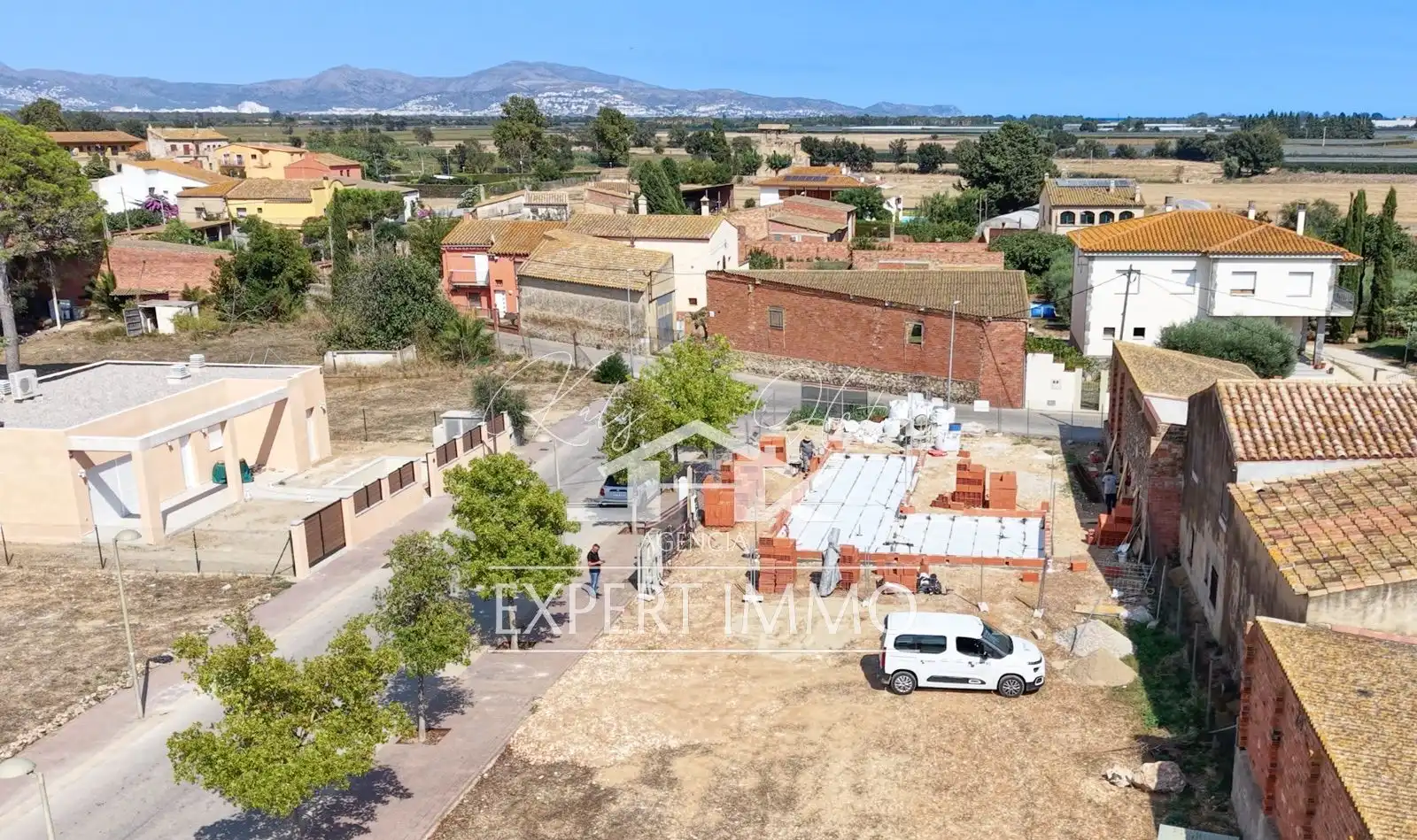 Houses for sale in Vilamacolum  with Air Conditioner, Heating and Private garden
