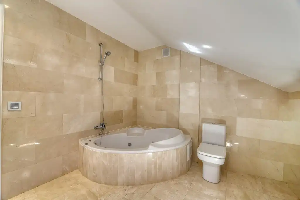 Baño de Dúplex en venta en Calvià con Terraza, Trastero y Piscina comunitaria