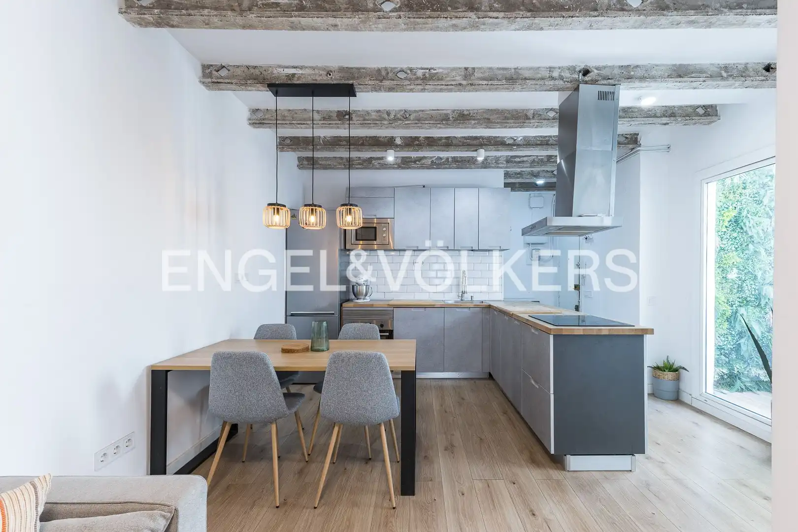 Cocina de Piso en venta en L'Hospitalet de Llobregat con Aire acondicionado, Calefacción y Terraza