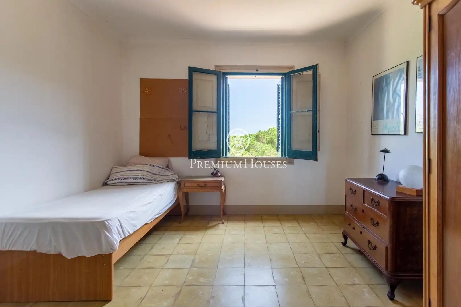Dormitori de Finca rústica en venda en Alella amb Calefacció, Jardí privat i Terrassa
