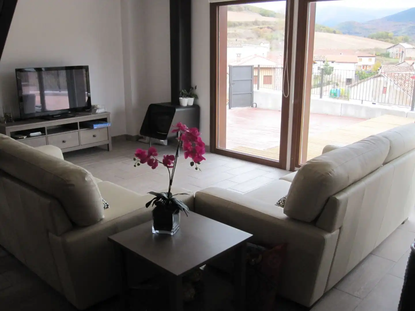 Sala d'estar de Casa o xalet en venda en San Vicente del Valle, Burgos