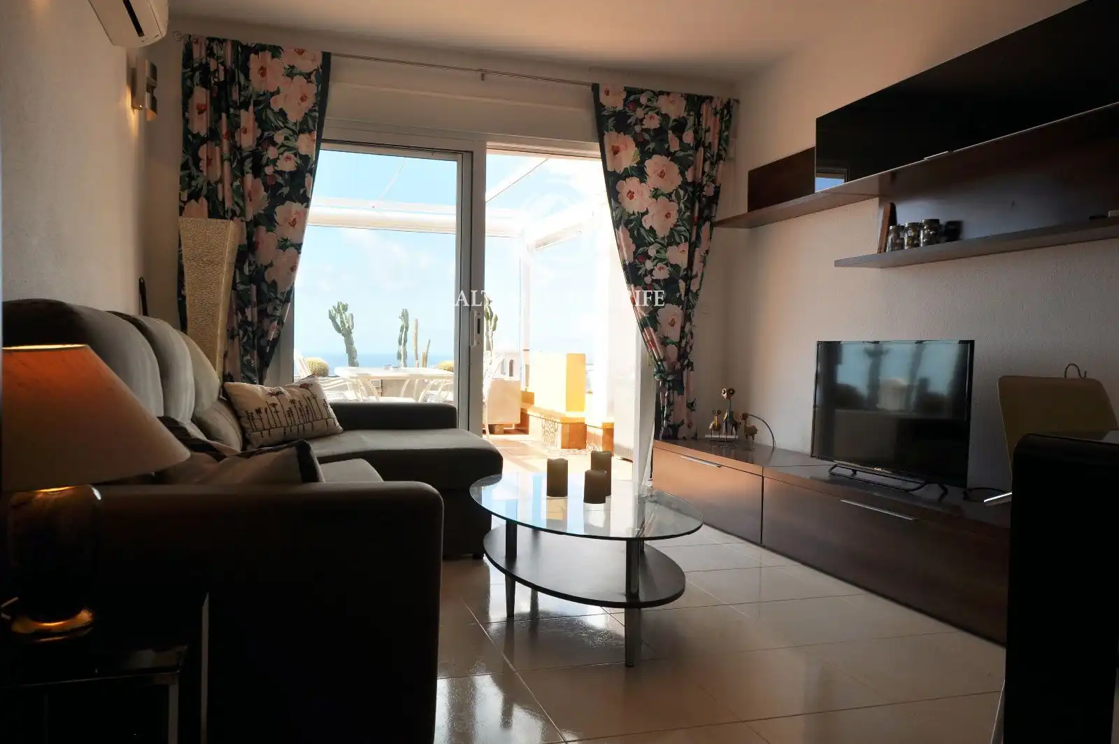 Sala d'estar de Apartament de lloguer en Adeje amb Terrassa, Traster i Piscina