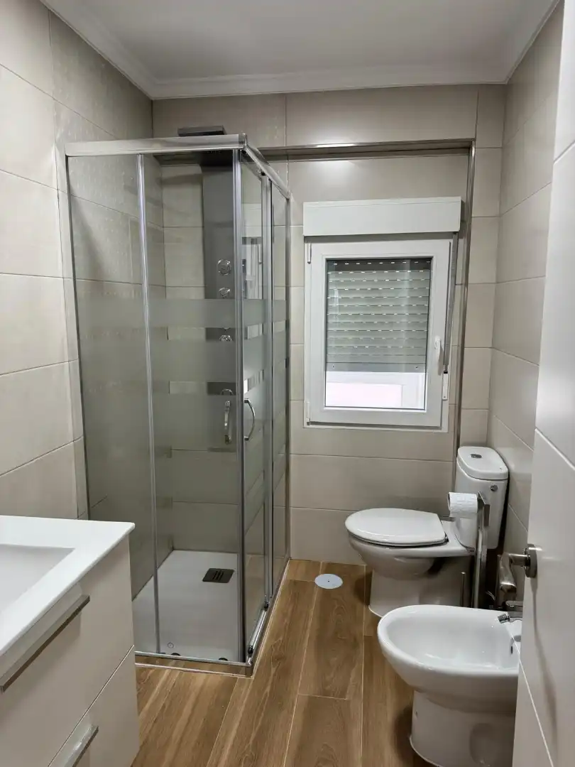 Badezimmer von Wohnung zur Miete in Alcázar de San Juan mit Klimaanlage, Heizung und Möbliert