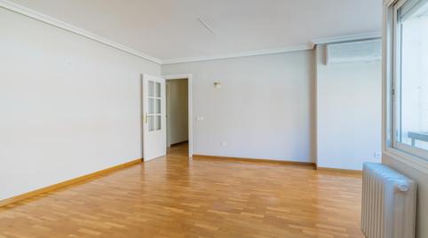 Foto 2 de Piso en venta en Del Campo de Calatrava, Tres Olivos - Valverde, Madrid