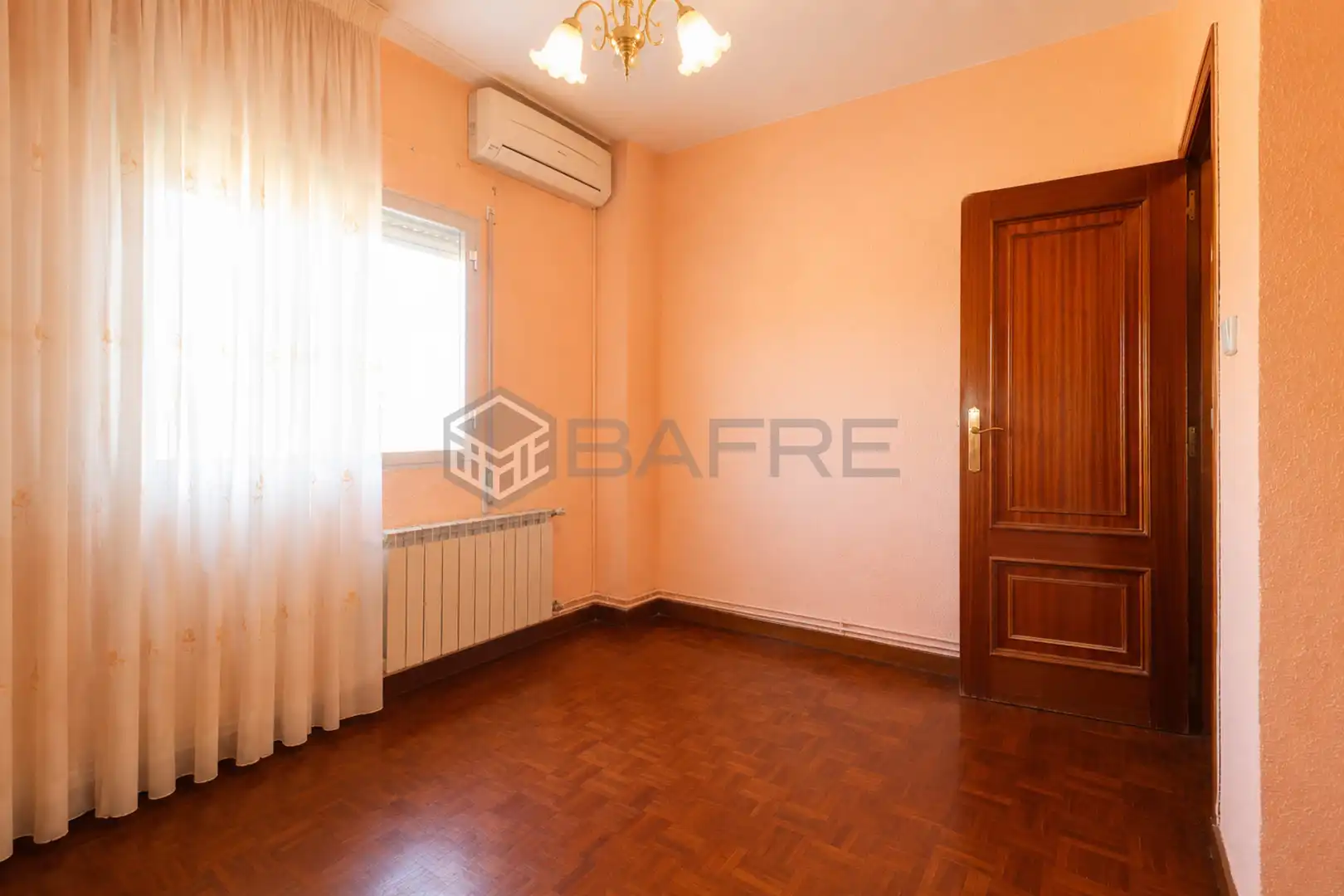 Bedroom of Flat for sale in Madrid  with Air Conditioner, Heating and Private garden