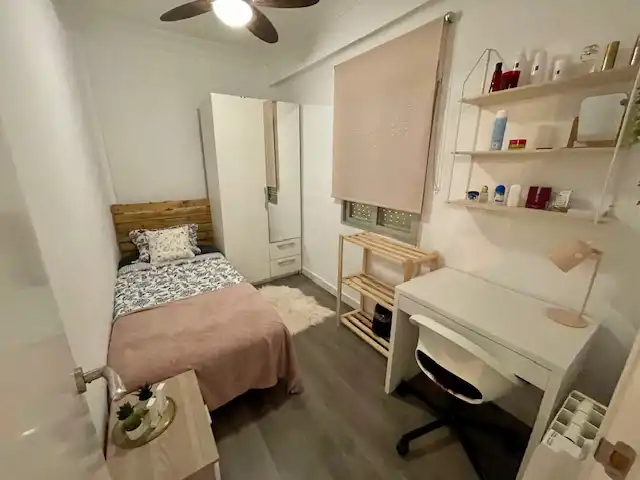 Habitación de Piso para compartir en  Valencia Capital con Aire acondicionado, Calefacción y Amueblado